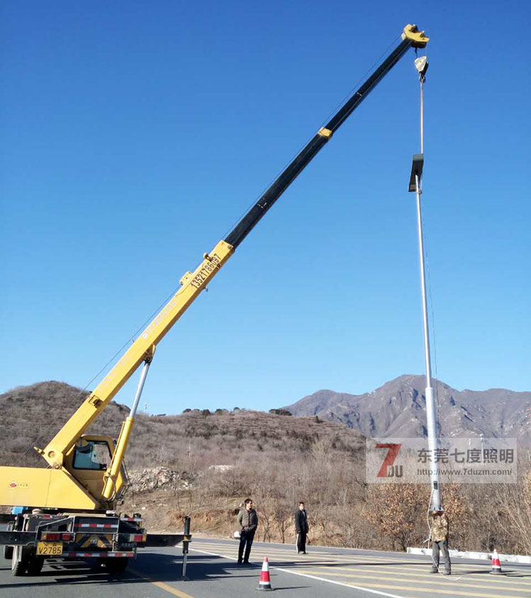 东莞桃子视频在线观看www照明道路路灯安装现场图片